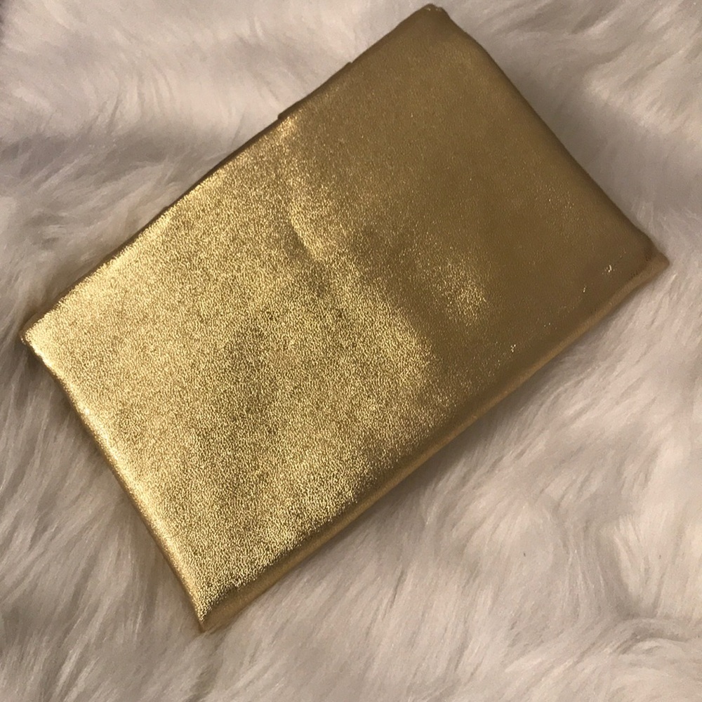 ✨ Gold Clutch ✨ - Picture 3 of 5